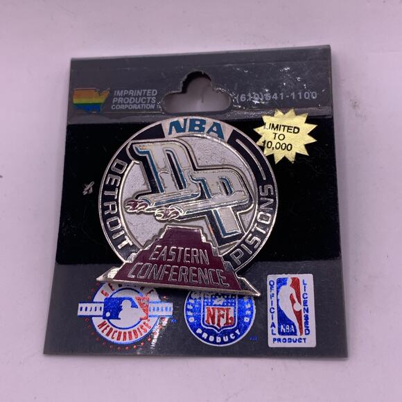 NBA Detroit Pistons Logo Used Pin Basketball Vintage Good Condition - Picture 1 of 2